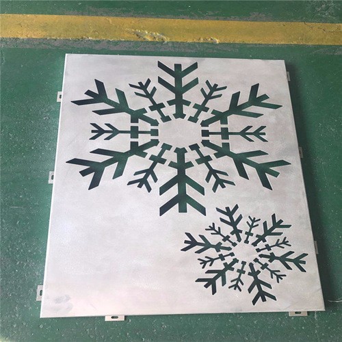 氟碳雕花铝单板